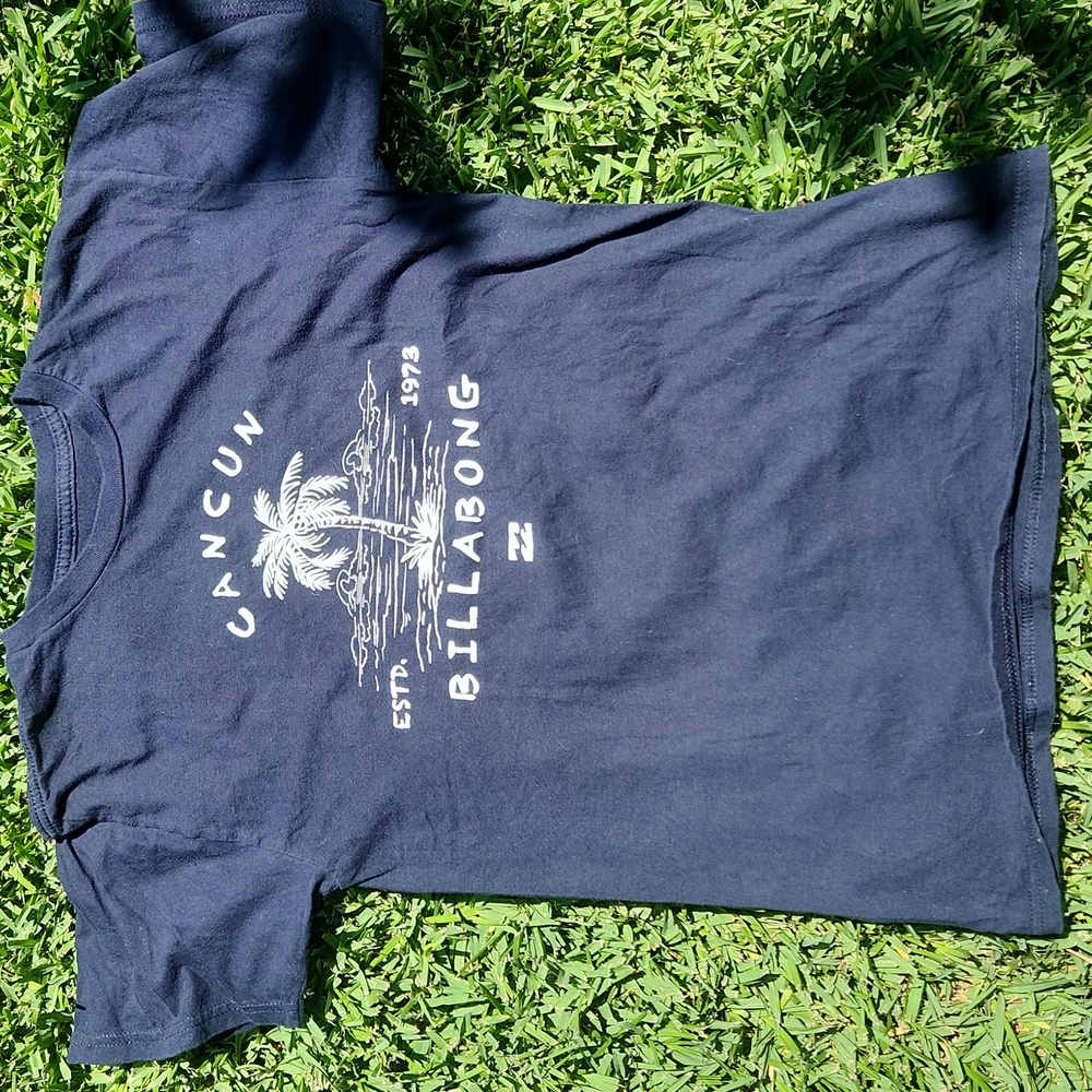 Mens small Billabong tshirt navy blue